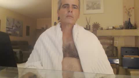 Snapshot of aalex1717 chatting on October 26, 5:13 am Aalex1717 online show from October 26, 5:13 am