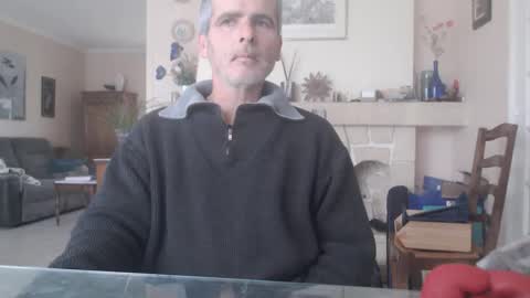 Snapshot of aalex1717 chatting on November 7, 8:03 am Aalex1717 online show from November 7, 8:03 am