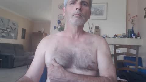 Snapshot of aalex1717 chatting on May 1, 3:38 pm Aalex1717 online show from May 1, 3:38 pm