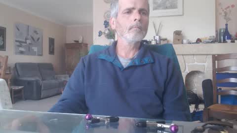 Snapshot of aalex1717 chatting on May 11, 3:51 pm Aalex1717 online show from May 11, 3:51 pm