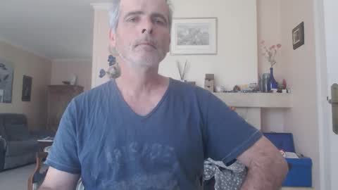 Snapshot of aalex1717 chatting on May 21, 10:44 am Aalex1717 online show from May 21, 10:44 am
