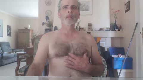 Snapshot of aalex1717 chatting on May 24, 10:20 am Aalex1717 online show from May 24, 10:20 am