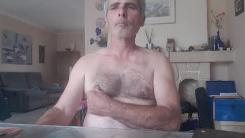 Snapshot of aalex1717 chatting on June 5, 4:56 pm Aalex1717 online show from June 5, 4:56 pm