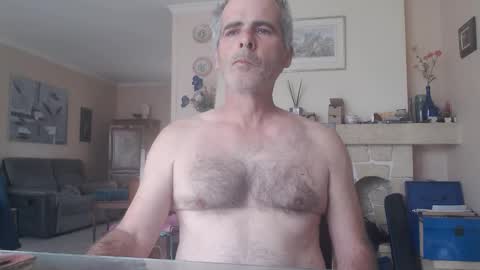 Snapshot of aalex1717 chatting on June 6, 7:02 am Aalex1717 online show from June 6, 7:02 am