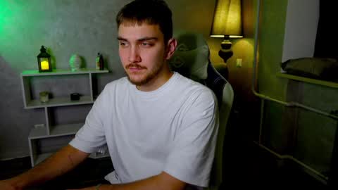 Alex online show from December 9, 6:03 pm