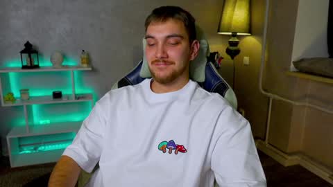 Alex online show from December 15, 12:29 am