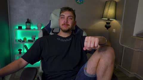 Alex online show from February 8, 5:18 am