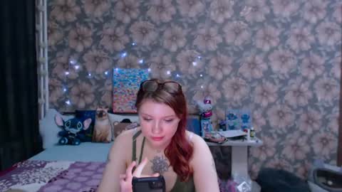 Snapshot of aalicebubble chatting on June 19, 7:06 pm Alice online show from June 19, 7:06 pm