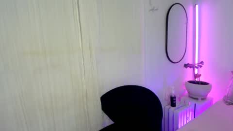 Aaliyahlayla online show from January 28, 4:08 am