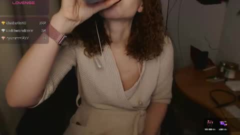 Snapshot of aamazingjoi chatting on January 1, 7:21 pm Katie online show from January 1, 7:21 pm