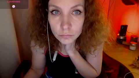 Snapshot of aamazingjoi chatting on February 6, 1:38 am Katie online show from February 6, 1:38 am