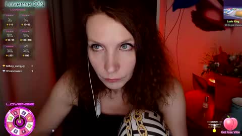 Snapshot of aamazingjoi chatting on February 22, 9:37 pm Katie online show from February 22, 9:37 pm