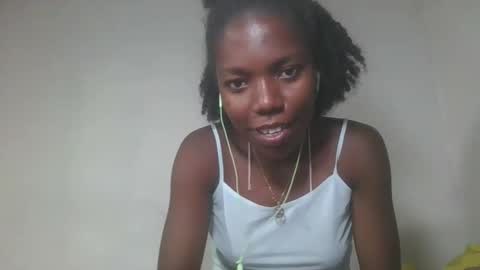 Snapshot of aangevelo chatting on November 3, 9:54 am aangevelo online show from November 3, 9:54 am