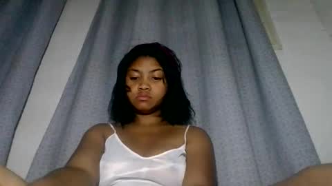 Snapshot of aariciah chatting on November 19, 11:16 pm aariciah online show from November 19, 11:16 pm