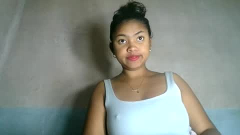 aariciah online show from August 7, 5:31 am