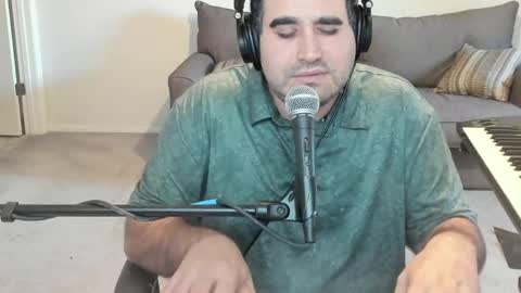 Snapshot of aaroleplayer chatting on June 4, 11:44 pm Aaron online show from June 4, 11:44 pm