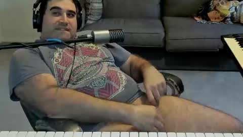 Snapshot of aaroleplayer chatting on August 3, 10:35 pm Aaron online show from August 3, 10:35 pm