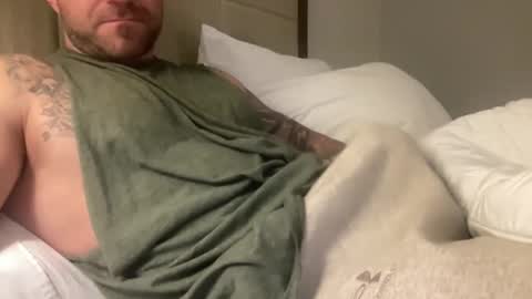 Snapshot of aaron846576 chatting on March 31, 1:29 am Canadashung online show from March 31, 1:29 am