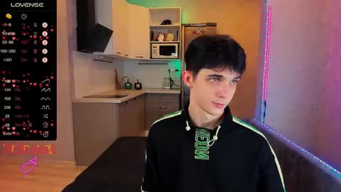 Snapshot of aaron_bang chatting on November 30, 12:14 am Aaron Bang online show from November 30, 12:14 am