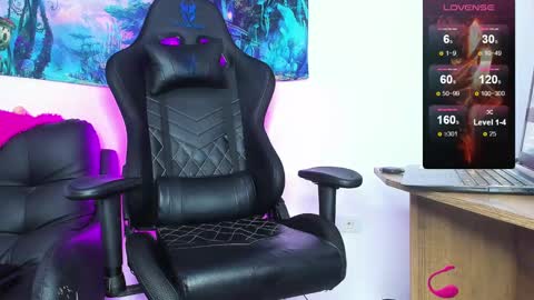 Aaron  online show from October 1, 9:10 pm