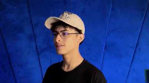 Aaron Ezequiel online show from September 10, 10:43 pm