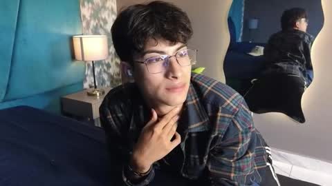 Aaron Ezequiel online show from November 23, 8:41 pm