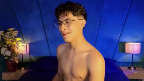 Aaron Ezequiel online show from November 29, 10:13 pm