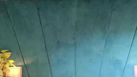 Aaron Ezequiel online show from November 30, 1:04 pm