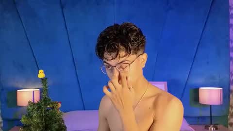 Aaron Ezequiel online show from December 4, 11:57 pm