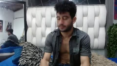 aaron_jones_1 online show from May 6, 8:58 pm