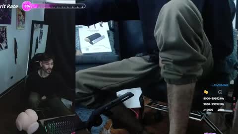 aaron_malikk online show from April 22, 9:05 pm