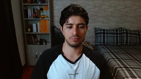 Aaron online show from February 20, 8:09 pm