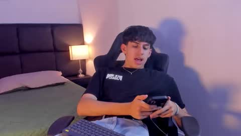 Aron online show from September 17, 6:31 pm