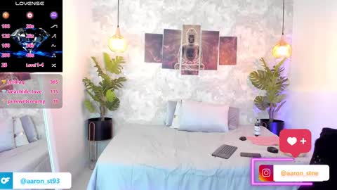 Aaron online show from February 19, 5:06 pm