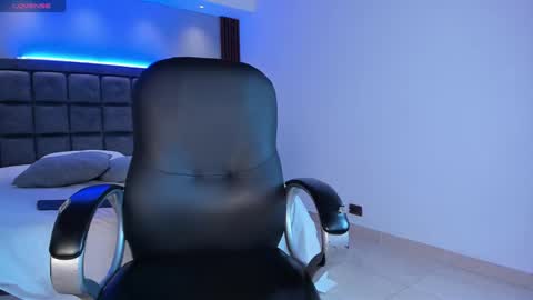 Aaron online show from March 18, 8:12 pm