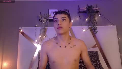 AARON  online show from October 15, 7:36 pm