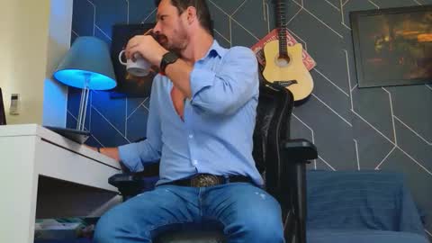 Aaron online show from September 25, 5:44 am