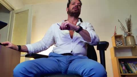 Aaron online show from April 28, 5:51 pm