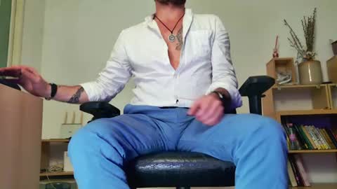 Aaron online show from April 29, 6:36 pm