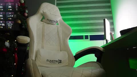 AARON  online show from December 28, 11:05 pm