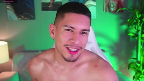 AARON  online show from January 21, 9:04 pm