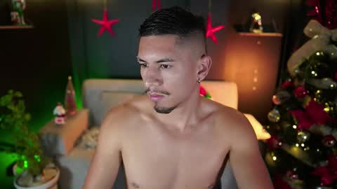 AARON  online show from December 5, 8:45 am