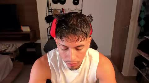AARON  online show from July 31, 1:54 pm