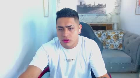 Snapshot of aaronn_12 chatting on September 9, 12:05 pm Aaron online show from September 9, 12:05 pm