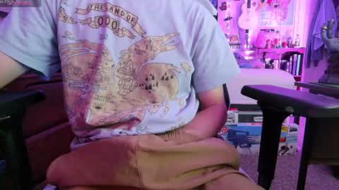 Aaron Skeetman online show from July 26, 4:42 am