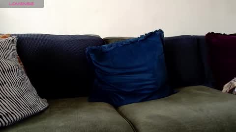 Snapshot of aaronstone_ chatting on February 19, 10:23 am Scrufffypup online show from February 19, 10:23 am