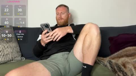 Snapshot of aaronstone_ chatting on September 10, 1:55 pm Scrufffypup online show from September 10, 1:55 pm