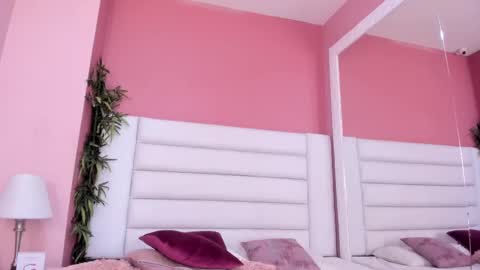 Snapshot of abbey_walker chatting on February 18, 5:53 am abbey_walker online show from February 18, 5:53 am