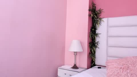 Snapshot of abbey_walker chatting on February 20, 9:44 am abbey_walker online show from February 20, 9:44 am