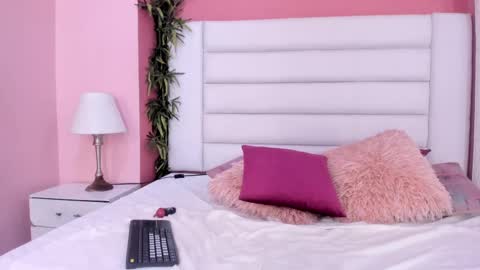 Snapshot of abbey_walker chatting on February 26, 3:10 am abbey_walker online show from February 26, 3:10 am